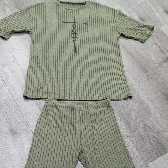 2pc Short Set - Picture 2 of 7